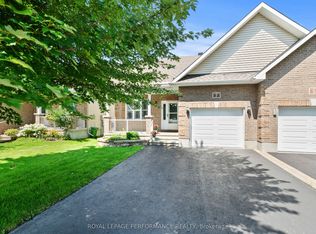 7 Abbey Cres, Russell, ON K4R0B5