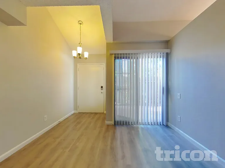 7617 Roberta Ln — Photo 2
