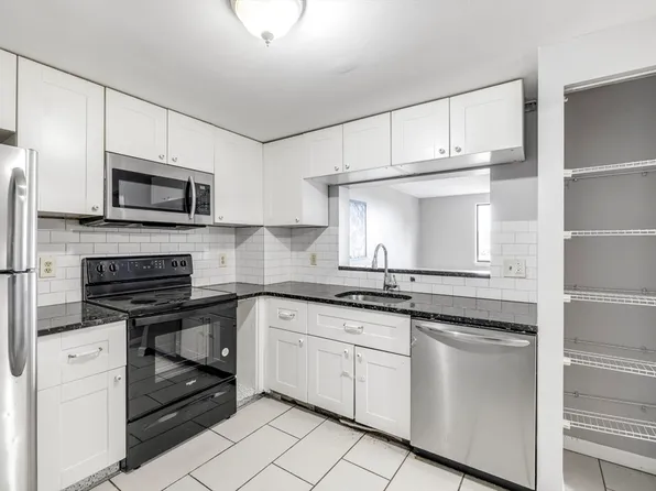 30 Daniels St APT 608, Malden, MA 02148