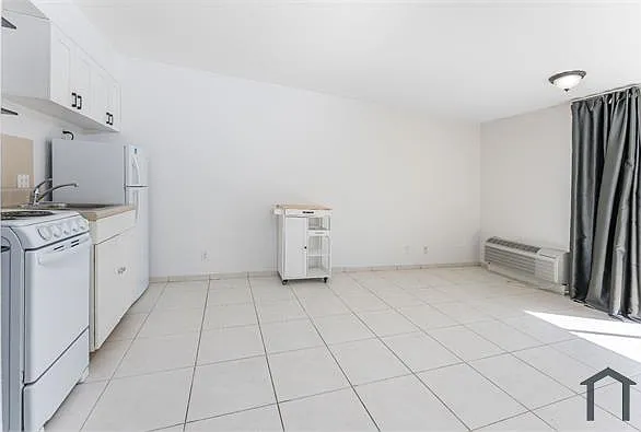 16450 NW 2nd Ave — Photo 3