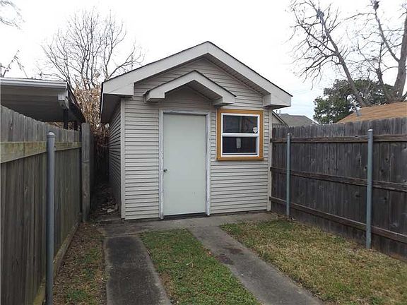 3rd image of 4970-72 Lafaye St