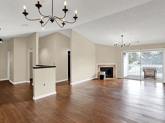 5th image of 8120 Glenwillow Ln Unit 205