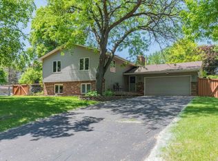 9001 Annapolis Ln N, Maple Grove, MN 55369