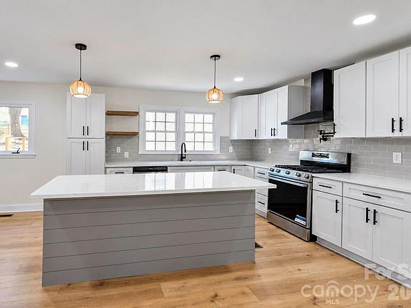 4th image of 607 Willow Ln