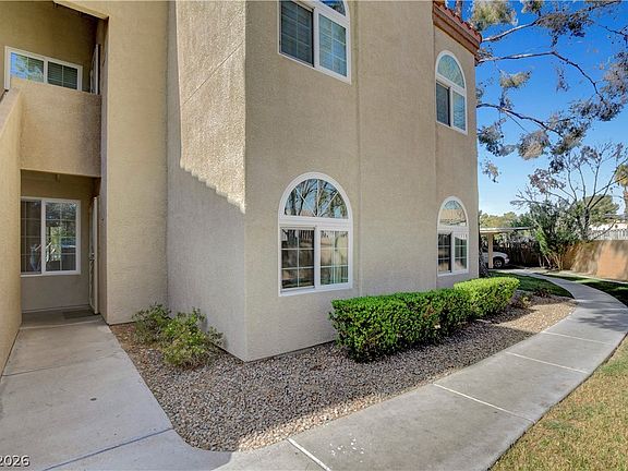 3rd image of 3145 E Flamingo Rd APT 1124