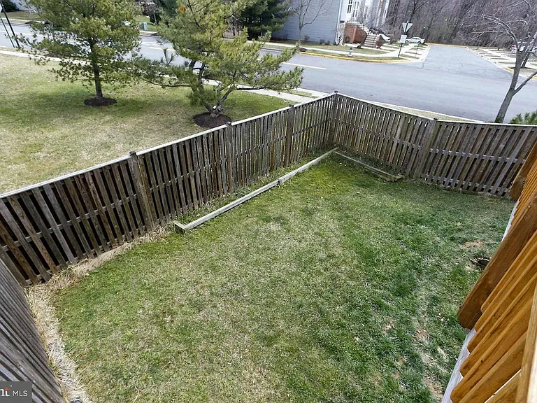 7818 Cloister Pl — Photo 12