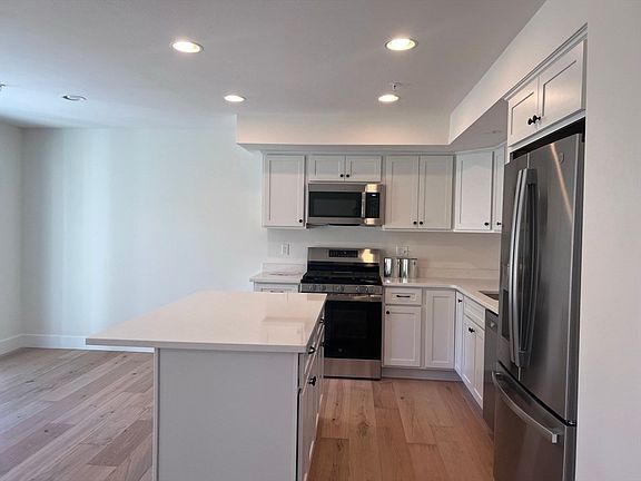 3rd image of 112 Genest St #15
