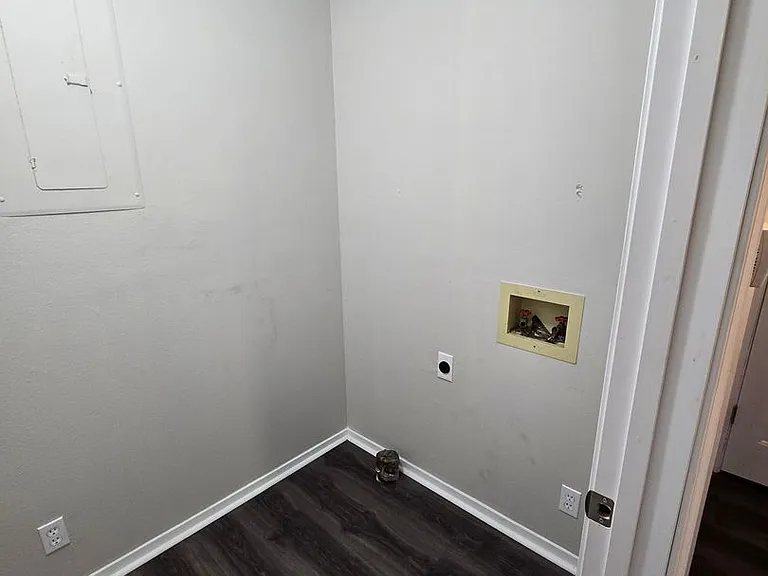 330 S 17th St #21 — Photo 11