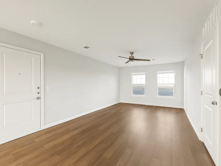 Agave East Apartments — Photo 29