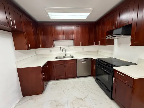 1921 Harriman Ln APT 3, Redondo Beach, CA 90278