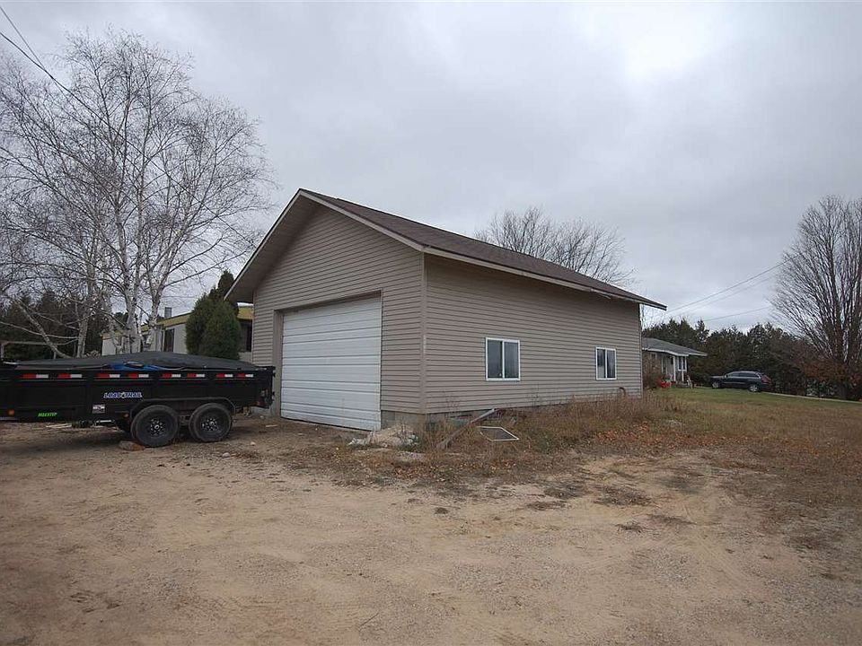 2nd image of 2556 Howard Rd