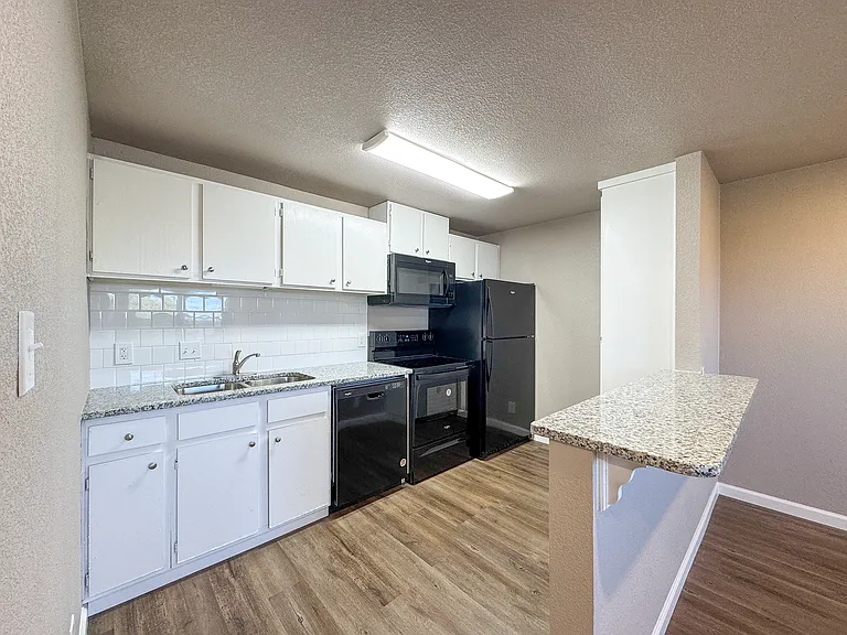 Autumn Chase Apartments — Photo 39