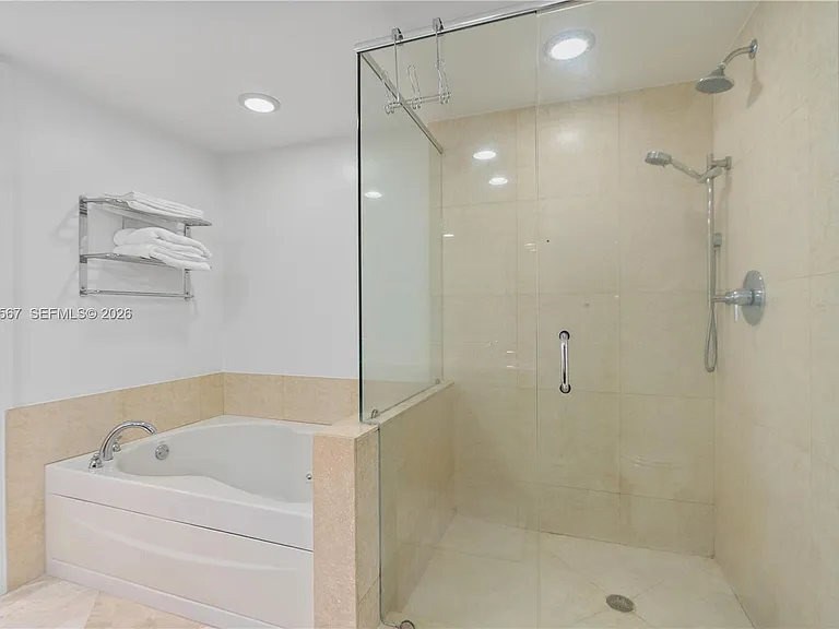 50 Biscayne Blvd #5402 — Photo 30