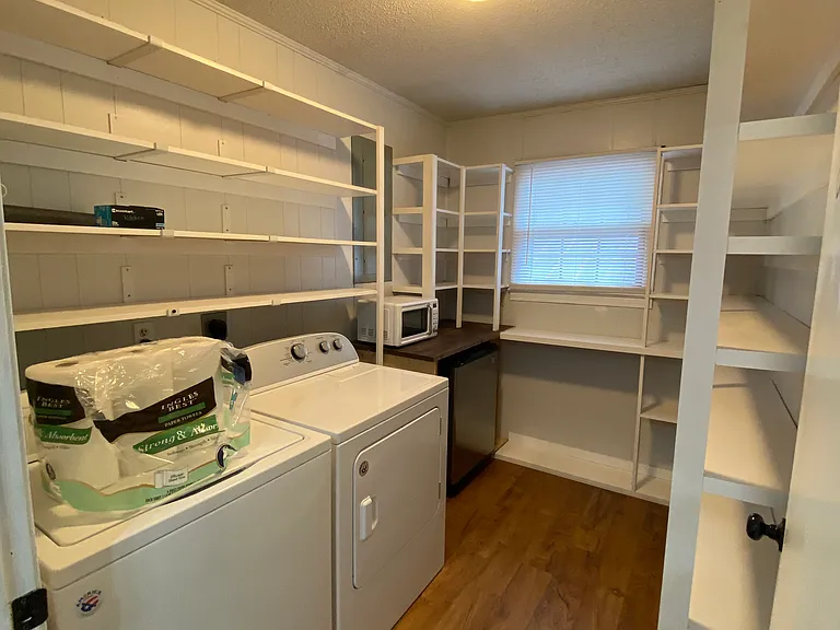 203 Augusta St — Photo 12