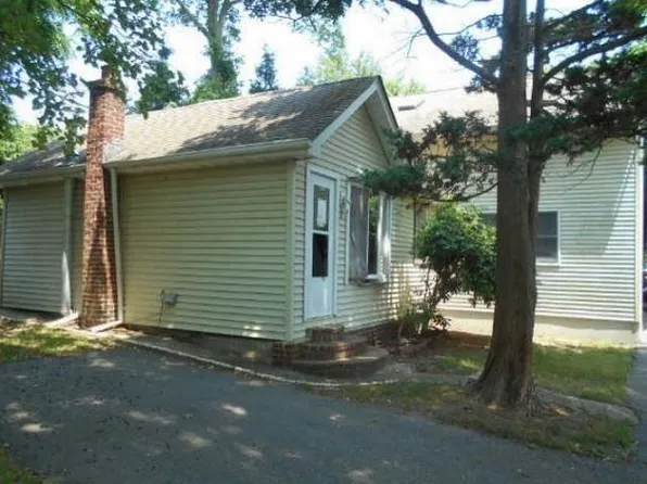 106 Jayne Street, Port Jefferson, NY 11777