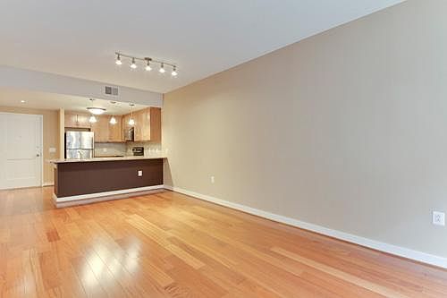 4th image of 888 N Quincy St Unit 208