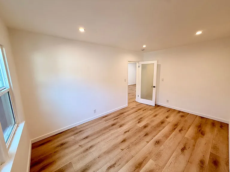 1143 N Formosa Ave — Photo 9