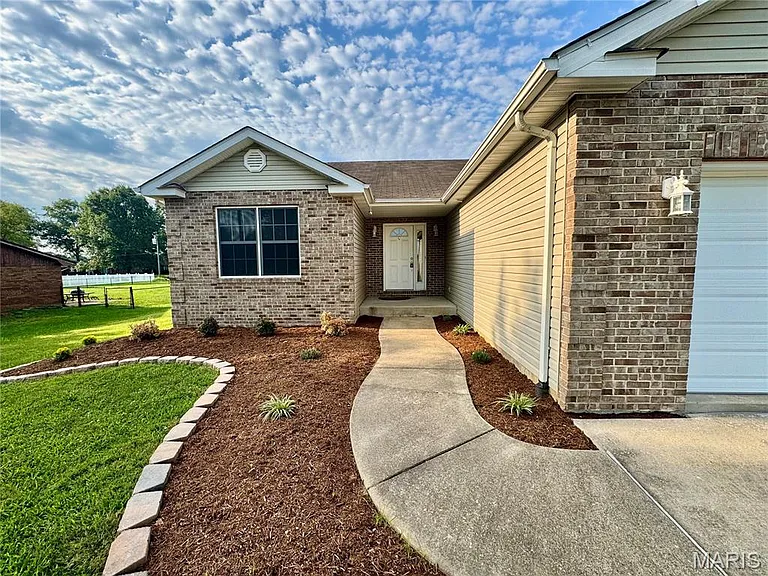 8532 Country Ln — Photo 2