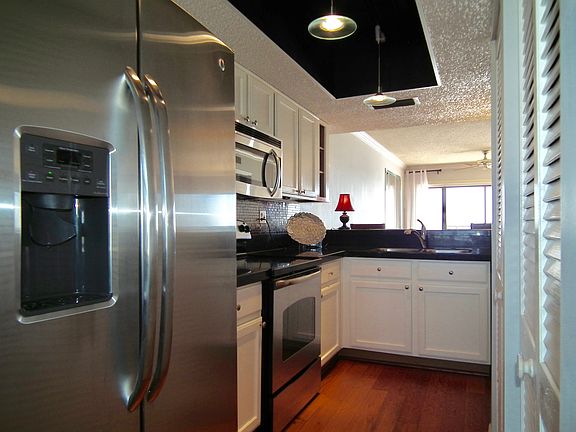 Kitchen stainless appliances
