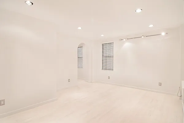 Rented by WAM Partners - William Moses Co. | media 42