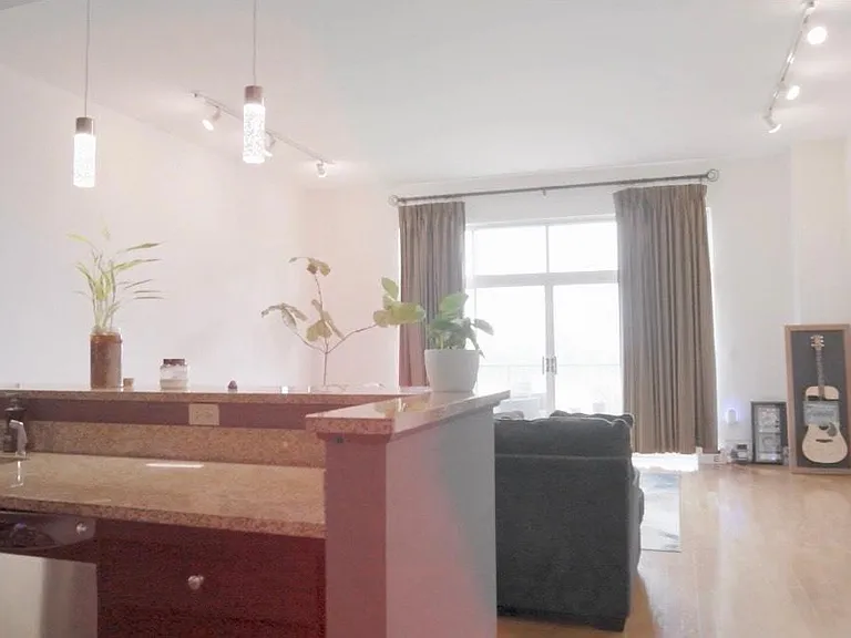 648 S Riverside Dr #309 — Photo 8