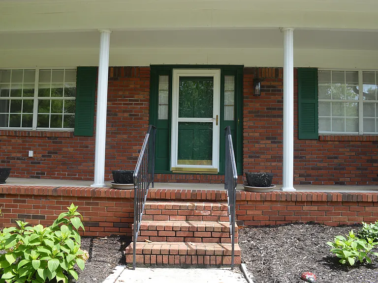 2713 Shropshire Blvd — Photo 2