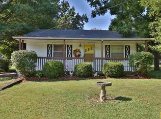 807 E Jackson St, Windsor, MO 65360