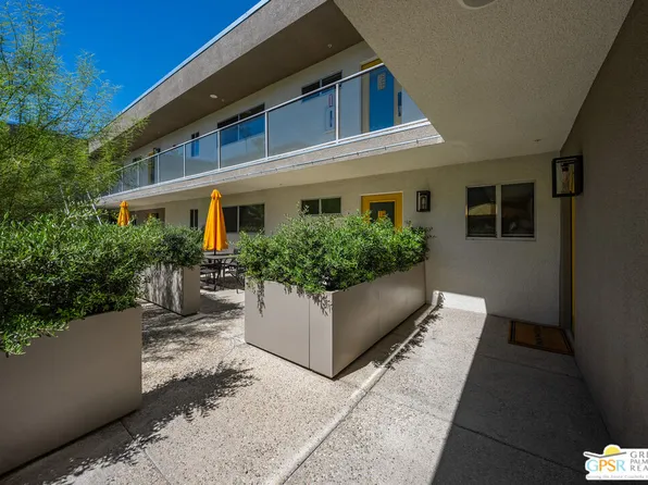 588 E San Lorenzo Rd APT 104, Palm Springs, CA 92264