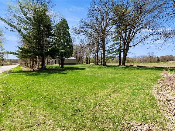 3rd image of 15921 Eaglewood Dr