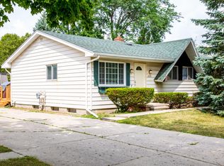 2812 Averill Dr, Lansing, MI 48911