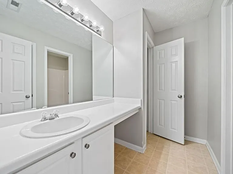3050 Raven Trce — Photo 18