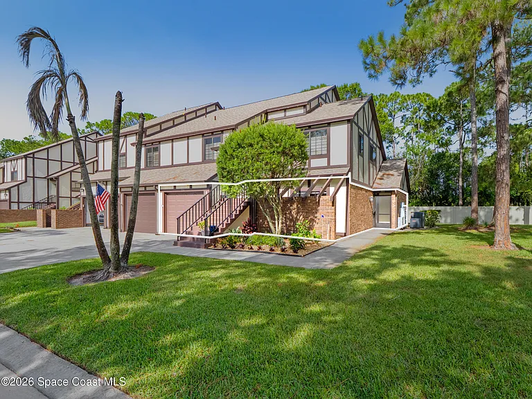 751 Greenwood Manor Cir #15A — Photo 2