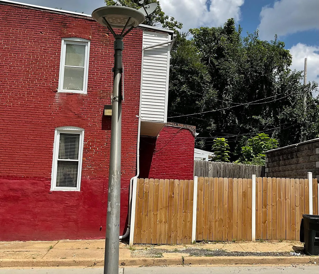 1 bed, 1.0 bath, 1190 sqft, $1,200 — Photo 3