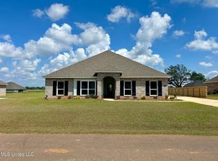 131 Firefly Dr, Lucedale, MS 39452