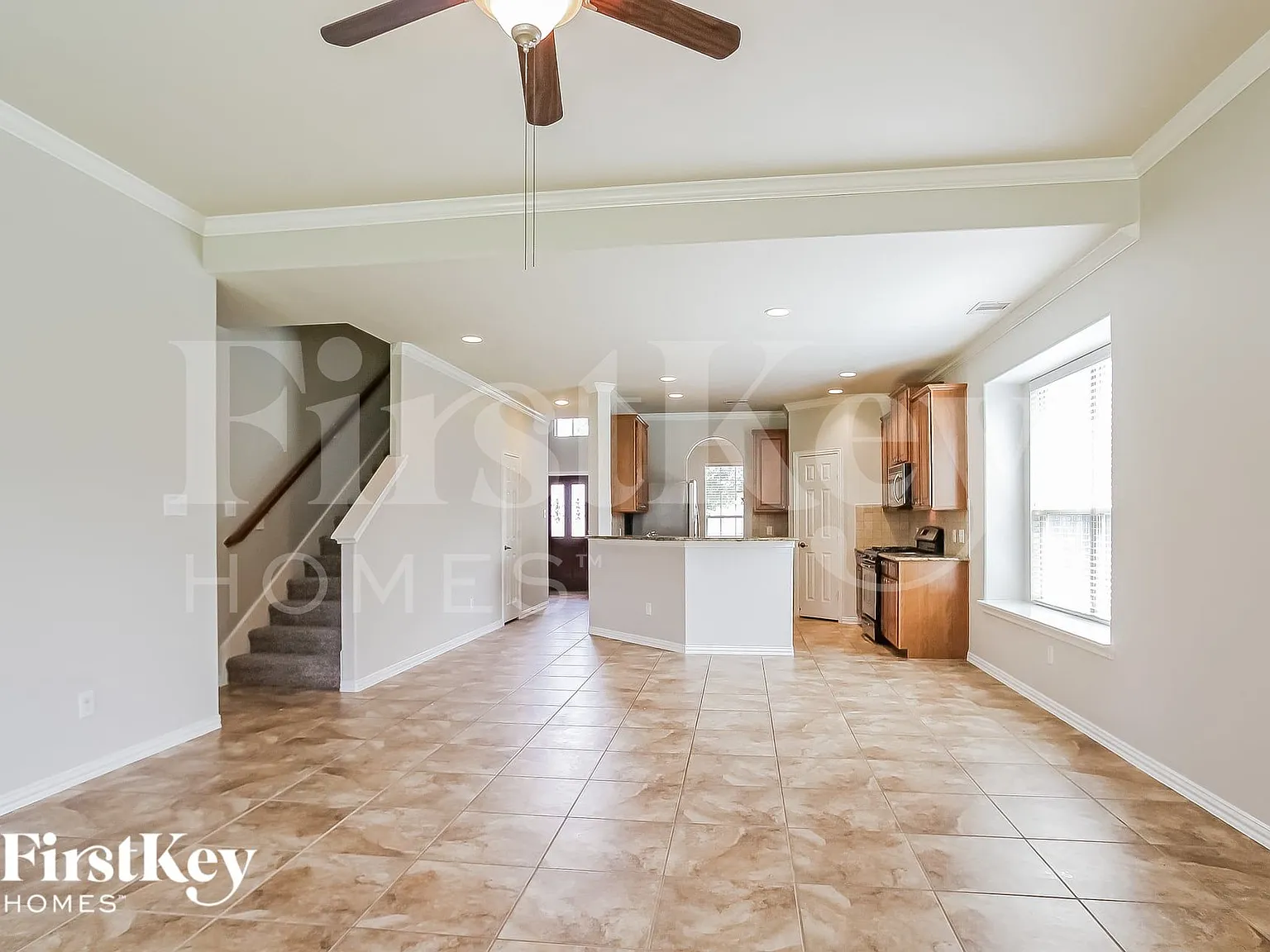 4 bed, 2.5 bath, 2492 sqft, $2,400 — Photo 4