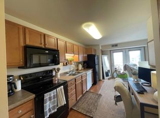123 King St APT 302, Sun Prairie, WI 53590