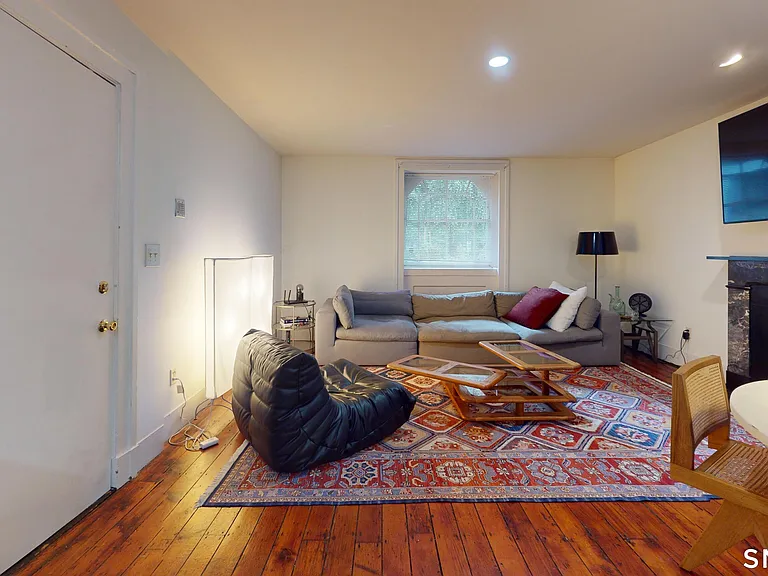 584 Chapel St #1 — Photo 8