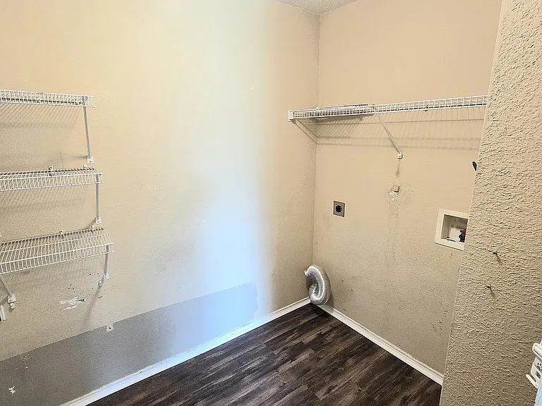 8103 Zephyr Ct — Photo 12