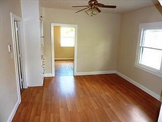 4th image of 325 Daisy Ave