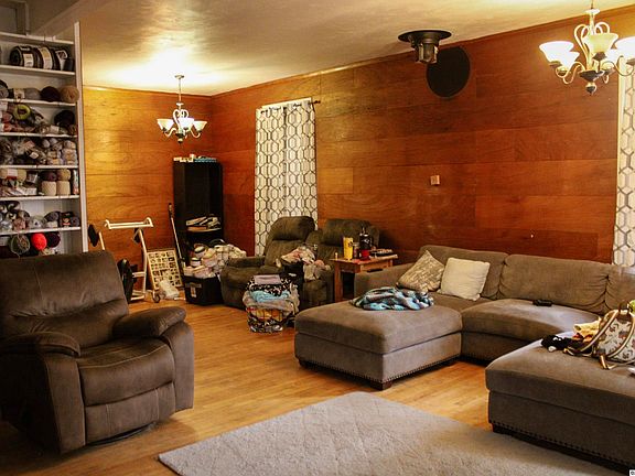 2nd image of 802 S 10th St