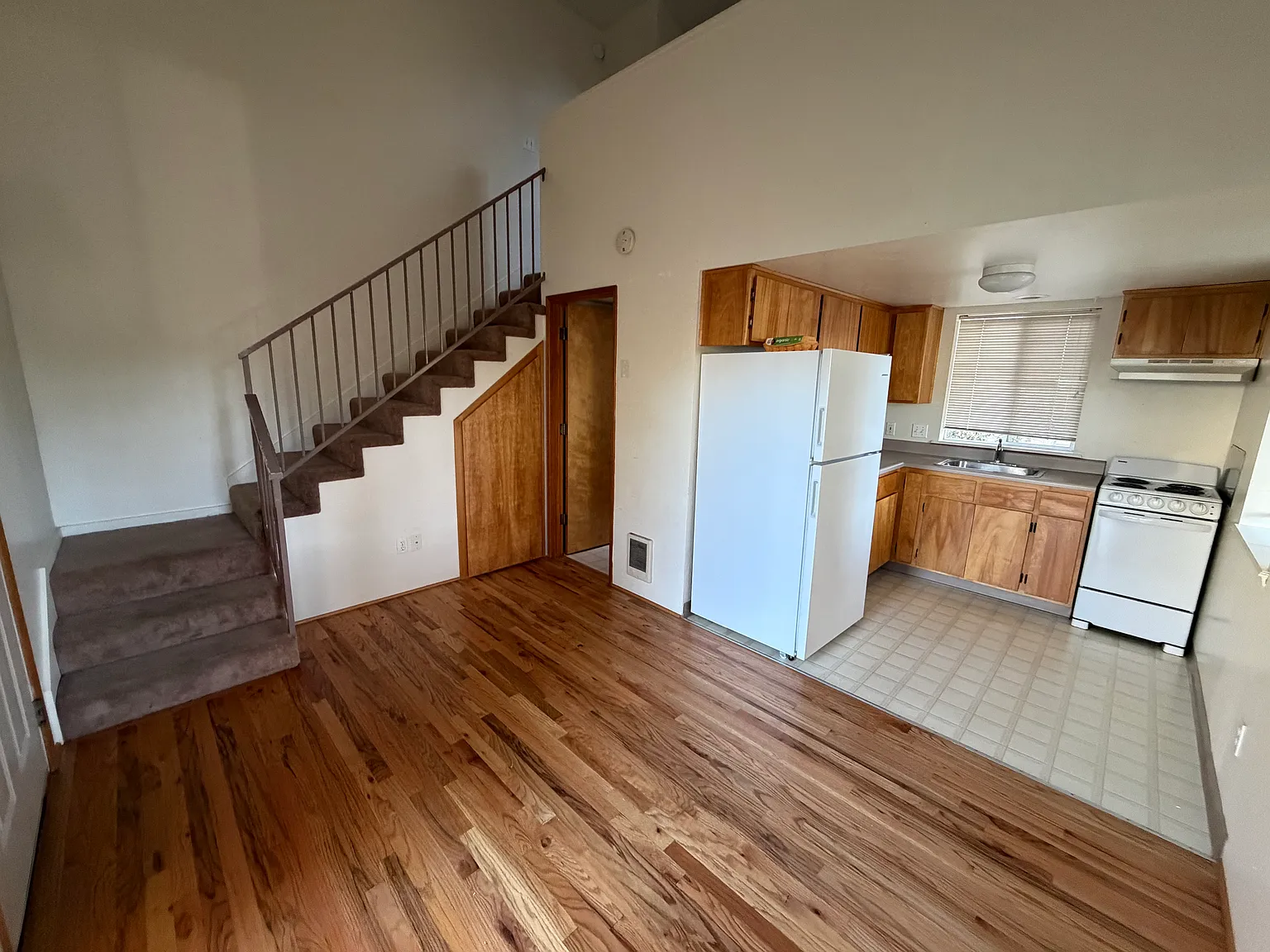 1 bed, 600 sqft, $1,200 — Photo 2