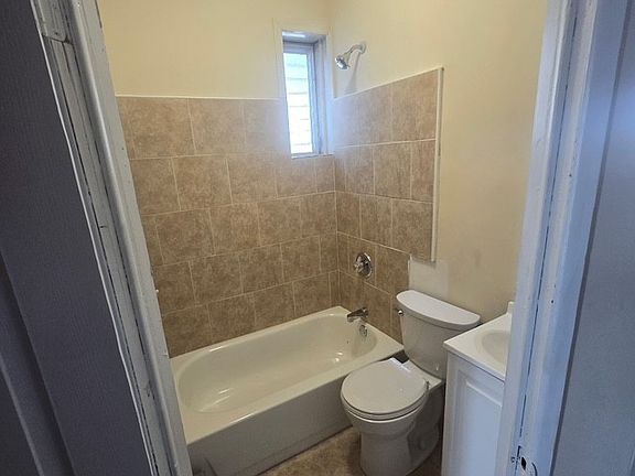 3rd image of 1523 Ruan St