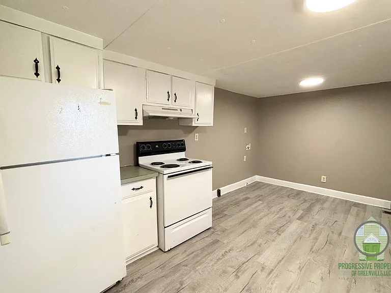 217 Robin Hood Rd — Photo 6