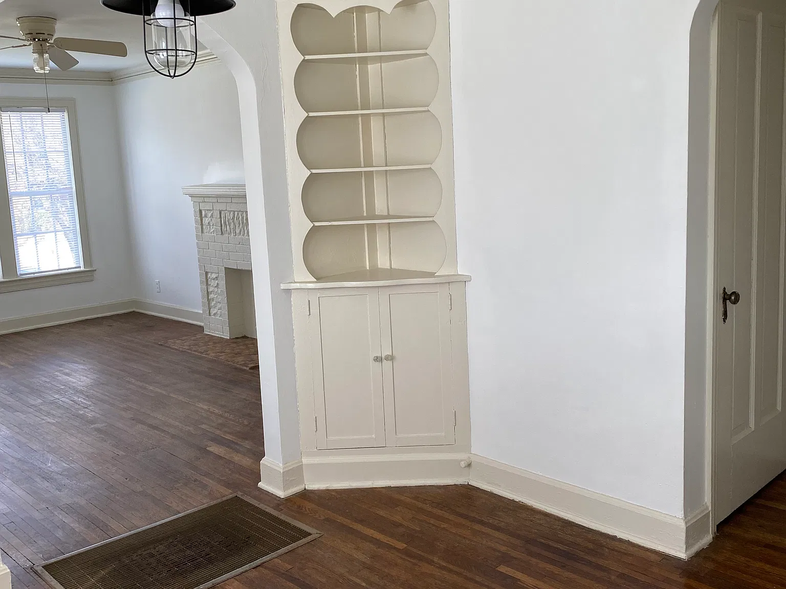 2 bed, 990 sqft, $1,250 — Photo 4