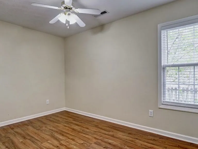 810 Southern Charm Dr — Photo 4