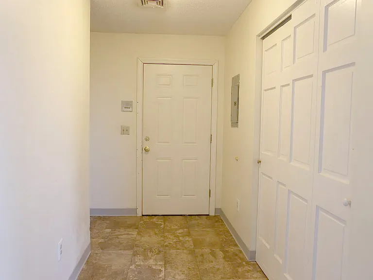 25 Laval Street Apartments — Photo 38