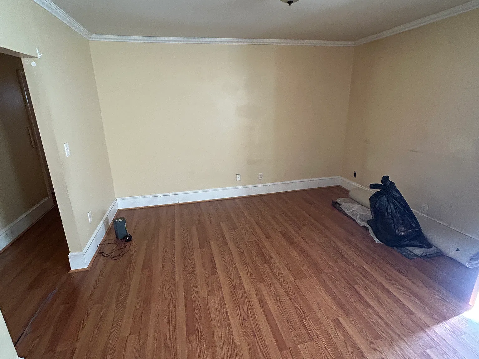 3 bed, $2,050 — Photo 3