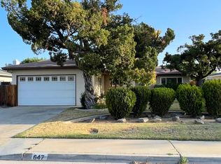 647 W Beverly Dr, Clovis, CA 93612