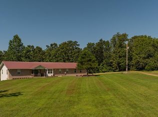 9180M White Tail Ln, Mountain Grove, MO 65711