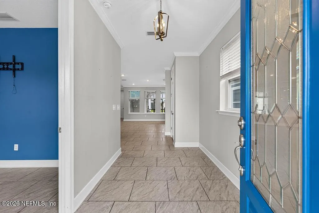 4 bed, 3.0 bath, 2247 sqft, $3,200 — Photo 4